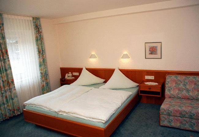 Gasthaus Merkel Hotel Бад-Бернек  Номер фото